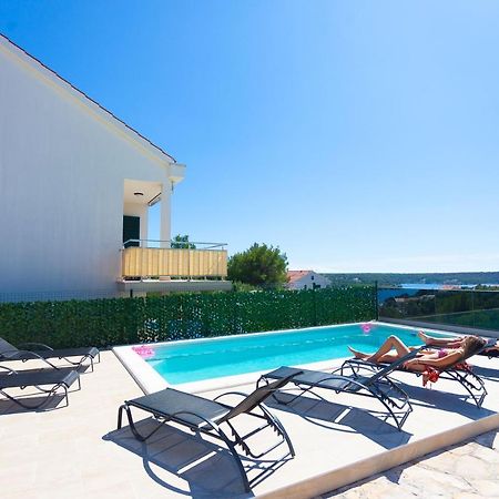 Apartment Jerry With Private Pool Milna  Ngoại thất bức ảnh