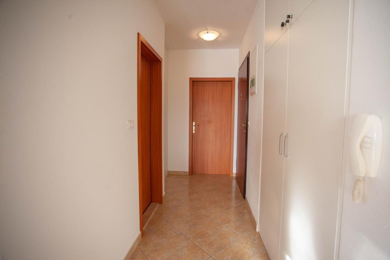 Apartment Jerry With Private Pool Milna  Ngoại thất bức ảnh