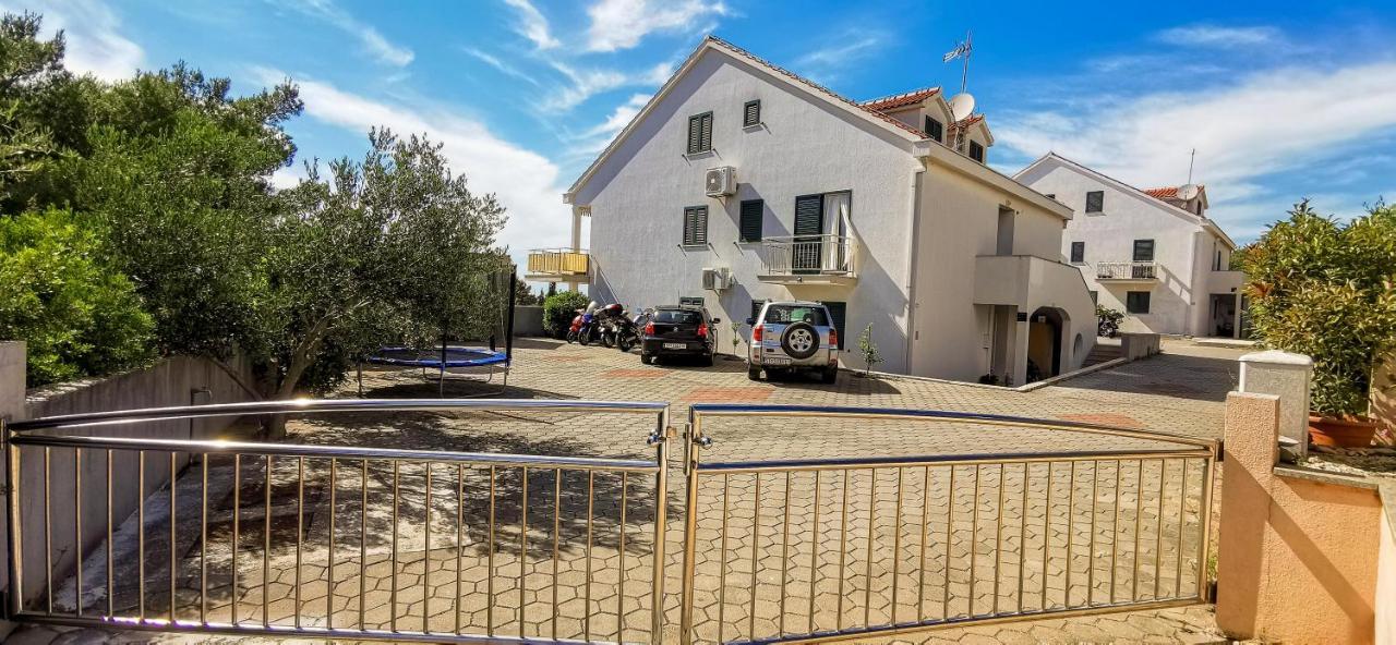 Apartment Jerry With Private Pool Milna  Ngoại thất bức ảnh