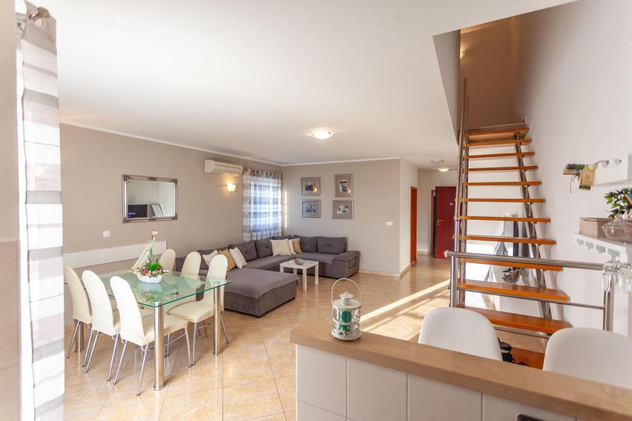 Apartment Jerry With Private Pool Milna  Ngoại thất bức ảnh
